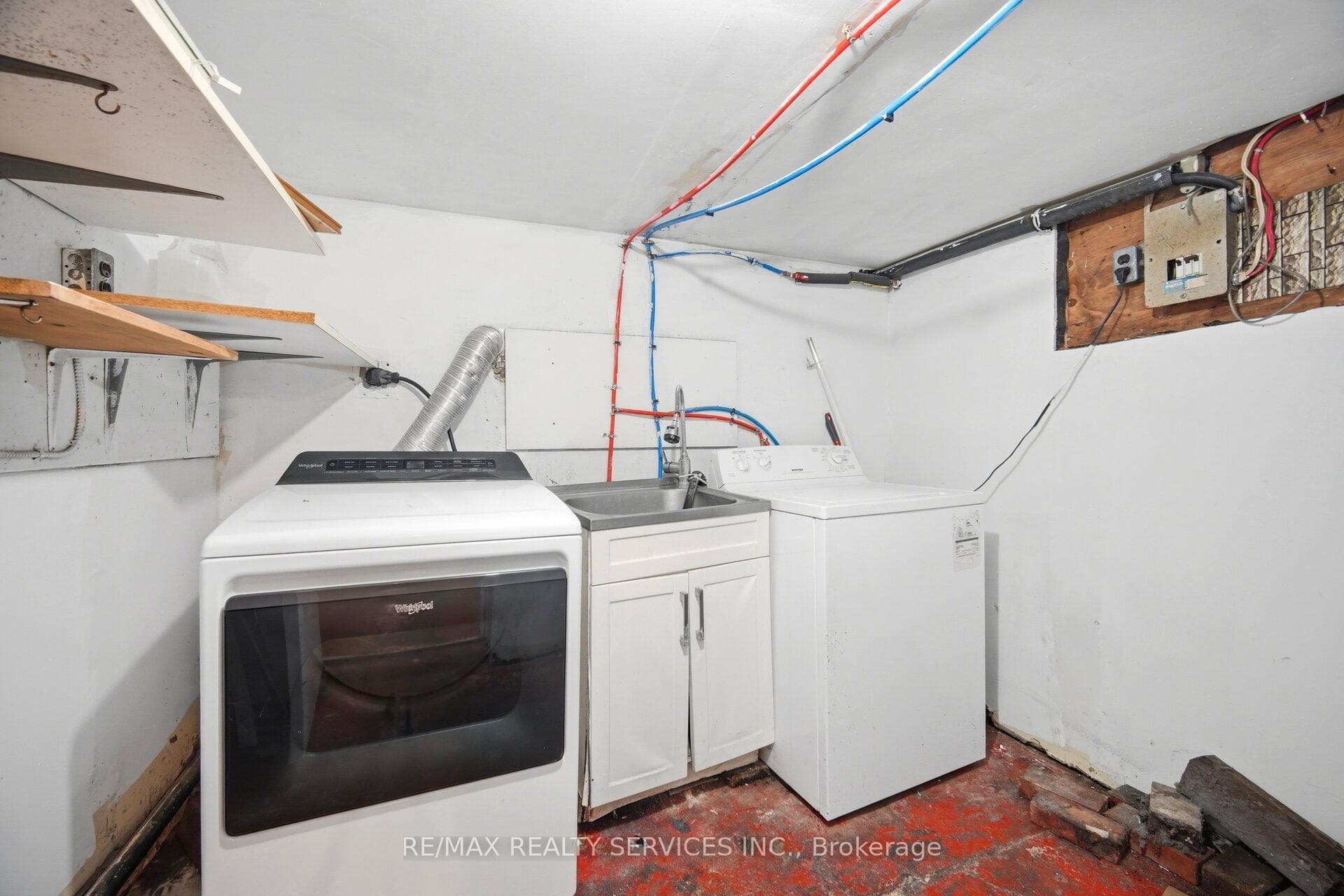 1147 Dufferin Street photo 37