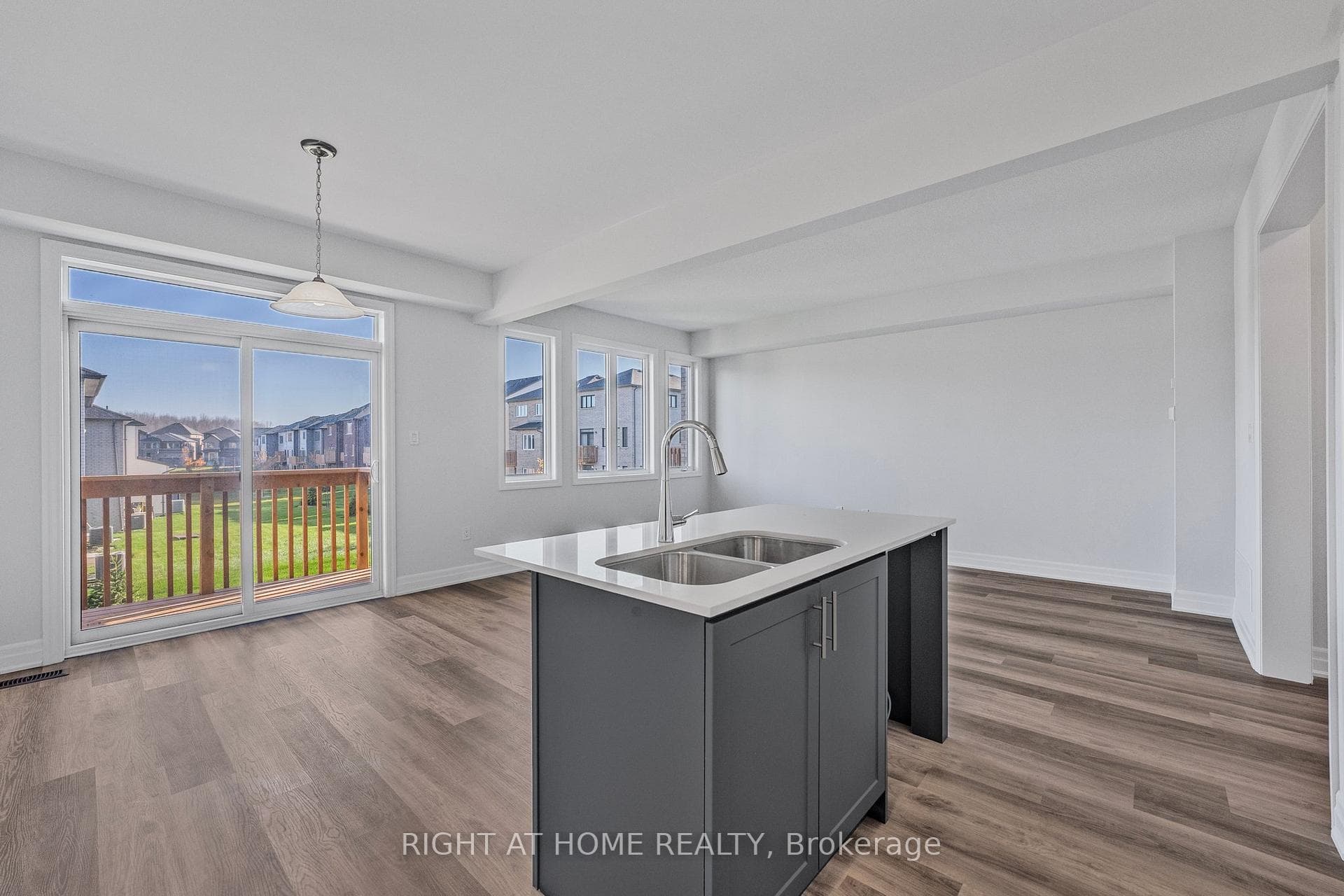 43 Federica Crescent photo 18