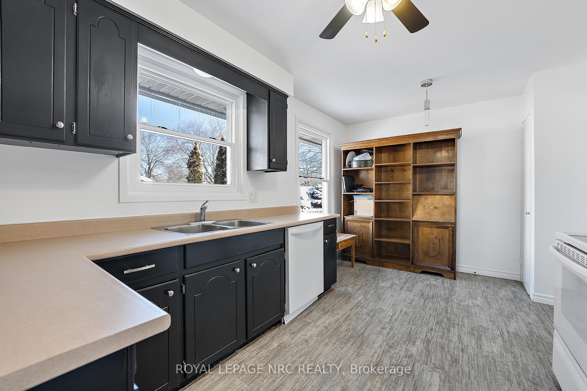 930 Ferndale Avenue photo 12