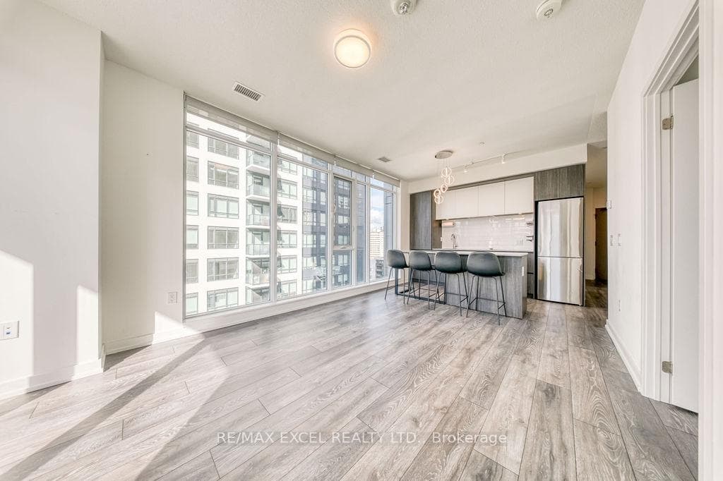 225 Sumach Street Unit 1009 photo 38
