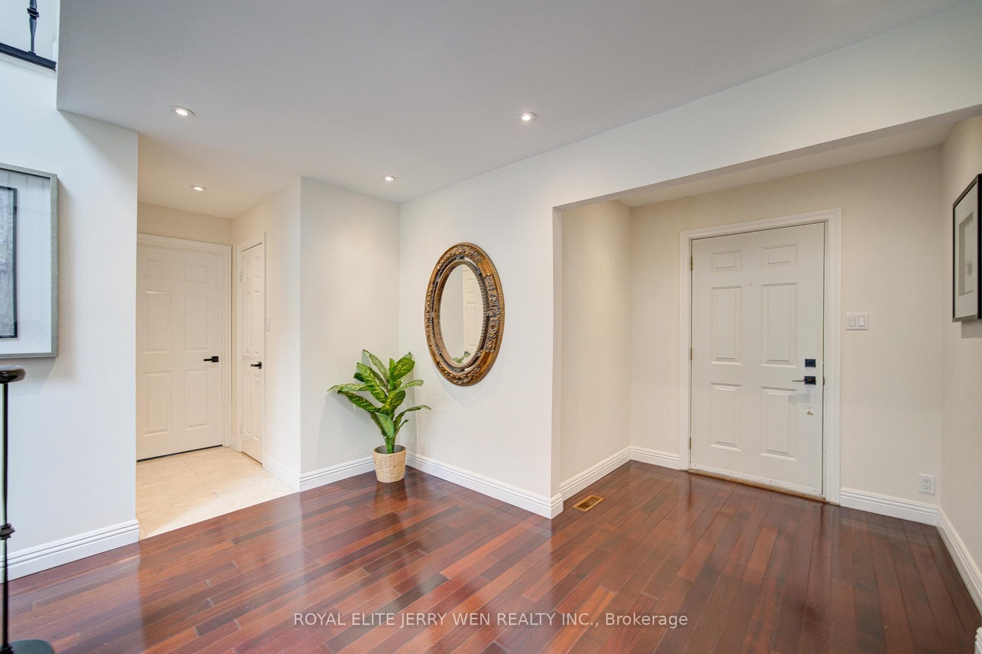 70 Bronte Road photo 3