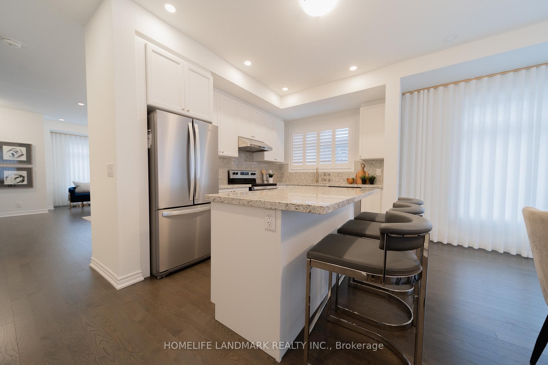 54 Guardhouse Crescent photo 5