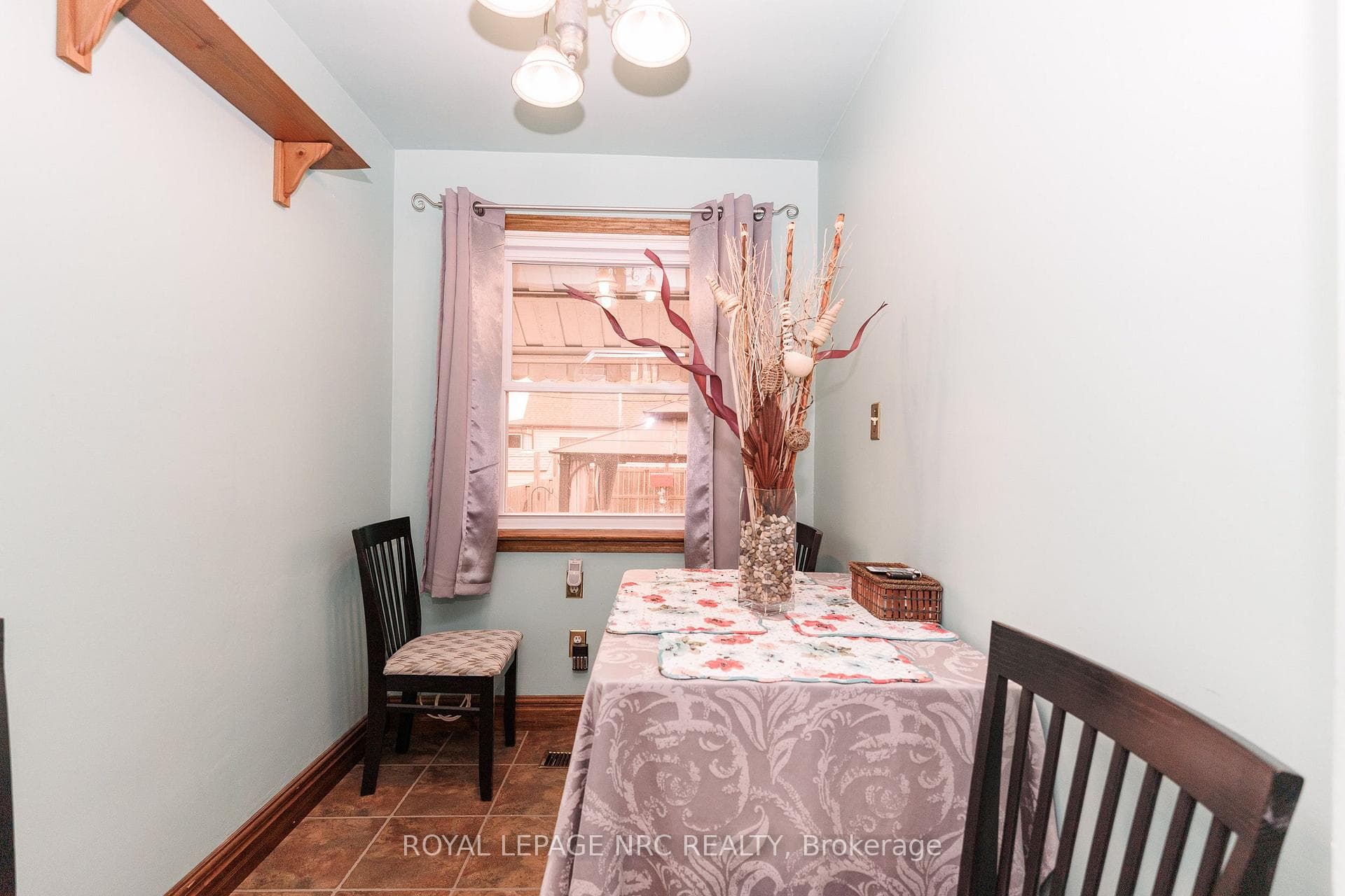237 PALING Avenue photo 20