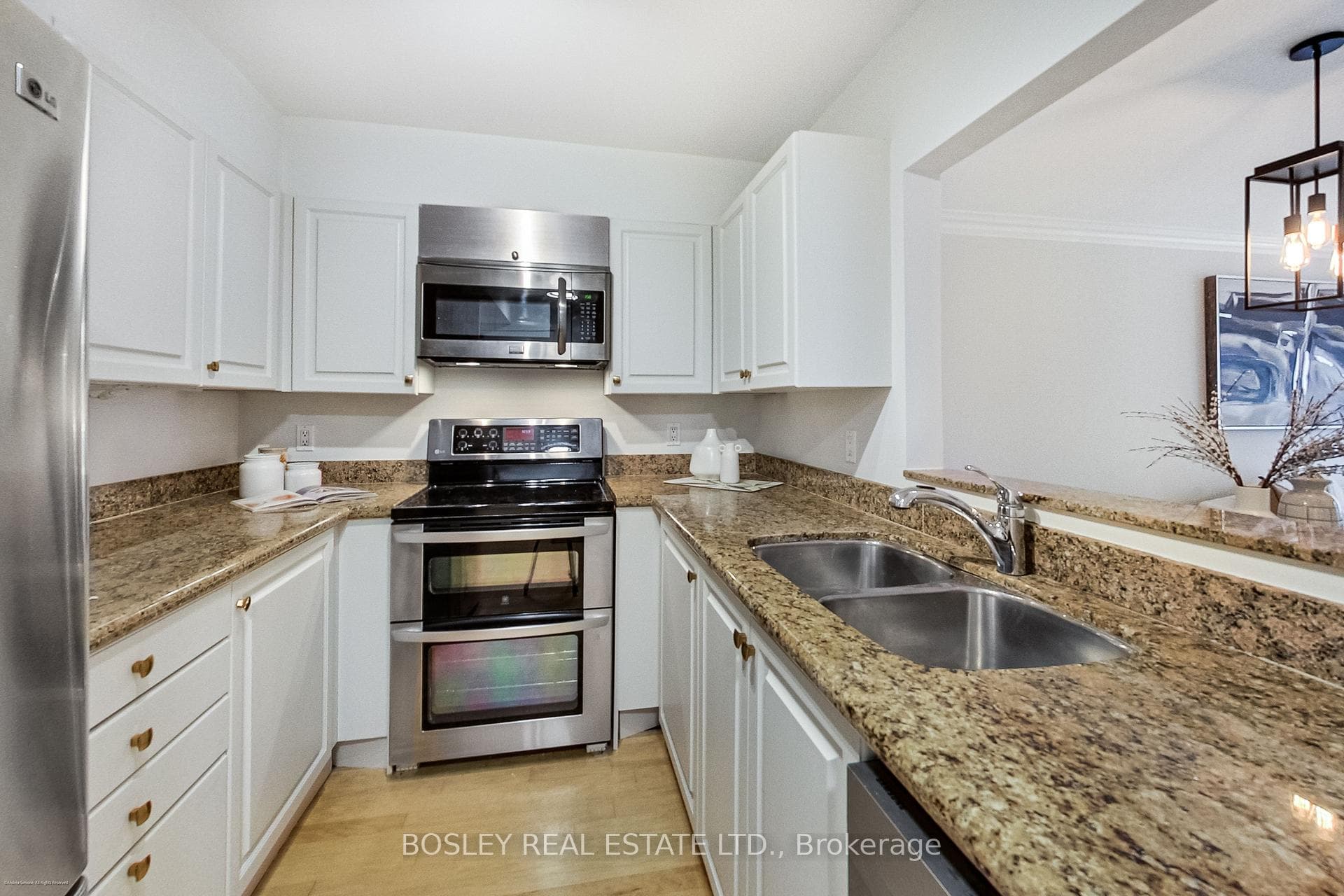 1 Balmoral Avenue Unit 708 photo 5