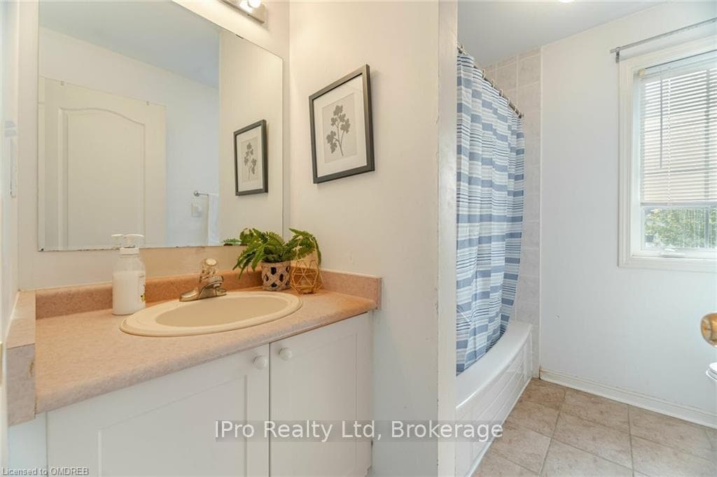 675 THOMPSON Road photo 35
