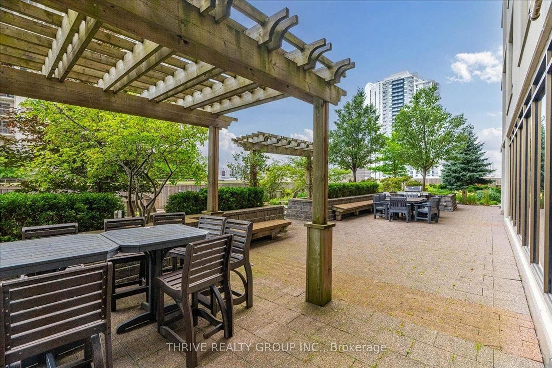 330 RIDOUT Street Unit 1607 photo 19