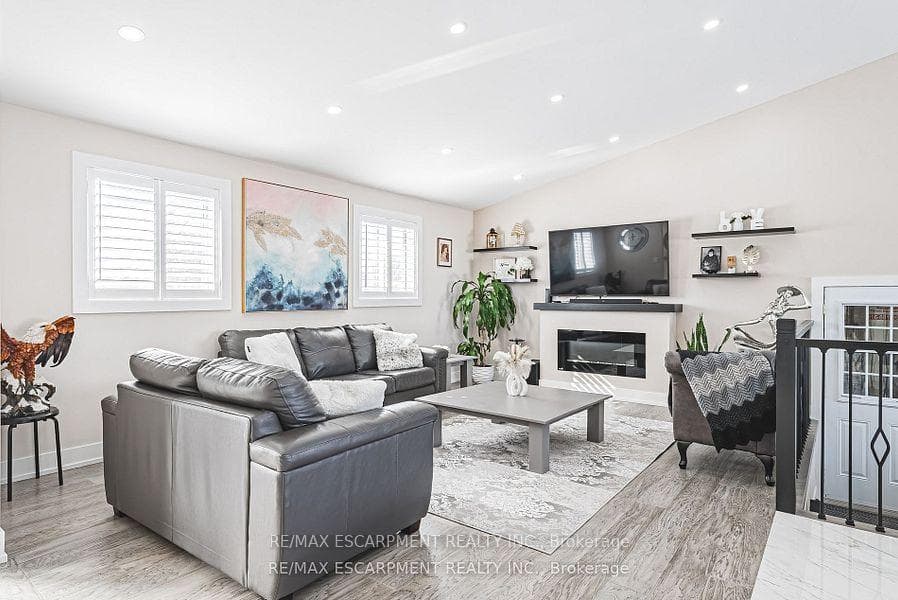 1796 Penny Lane photo 6