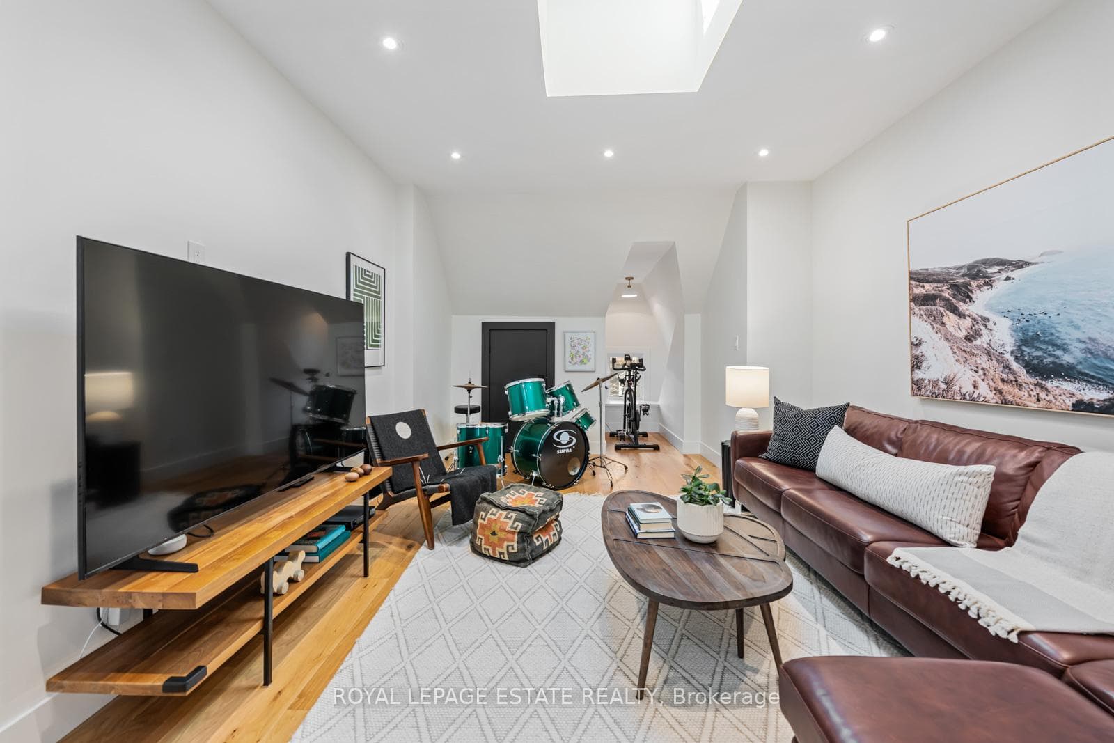 151 First Avenue photo 26