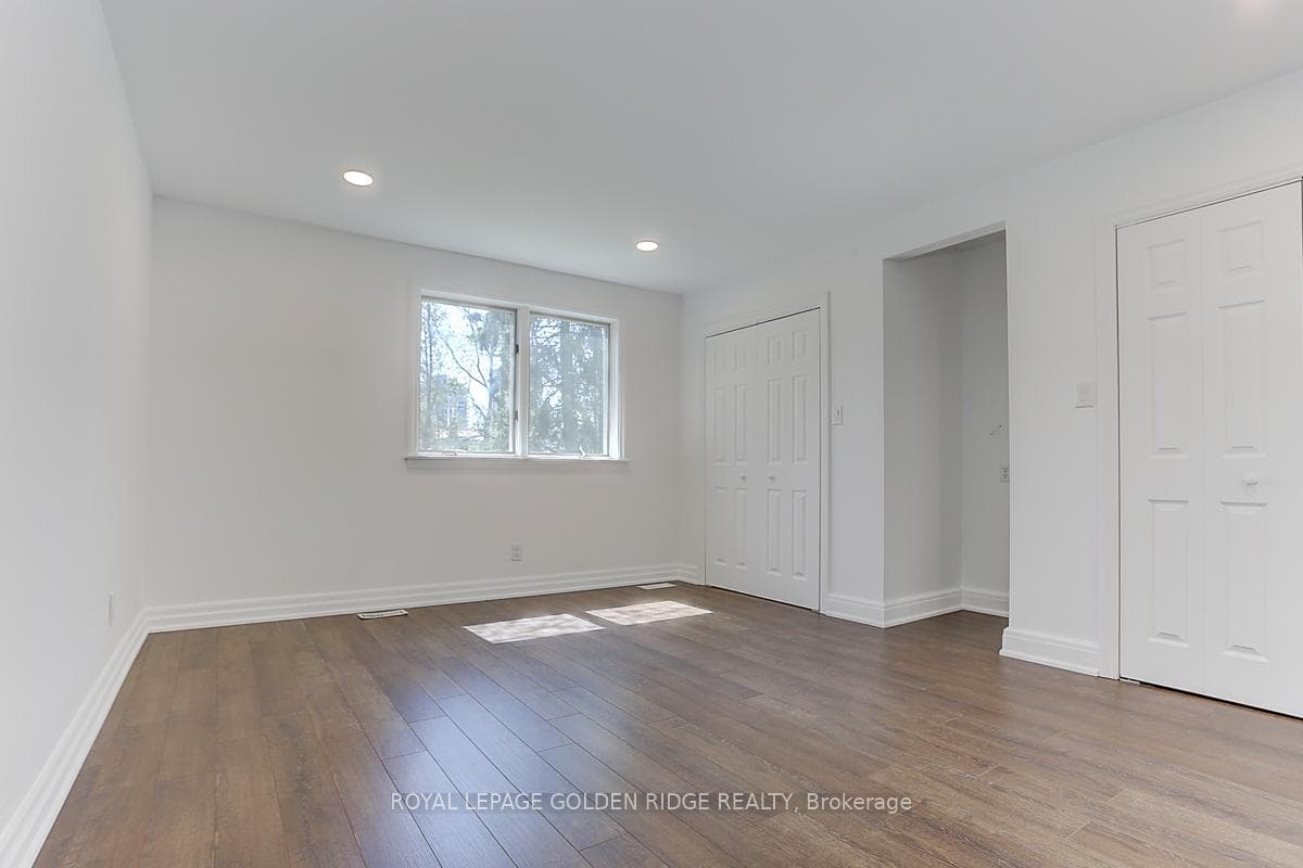21 Lyndale Drive photo 28