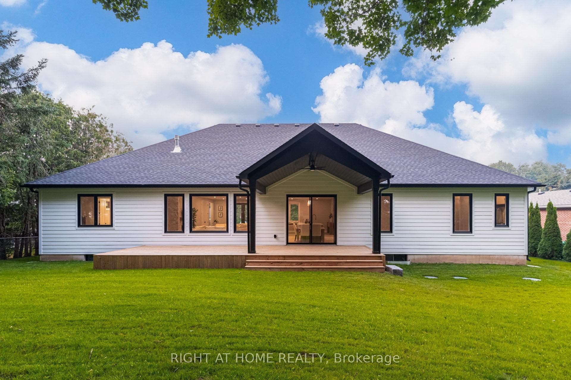 9 Maple Grove Road photo 32