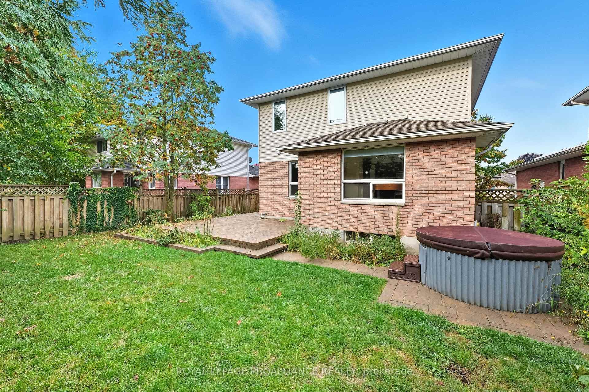 34 Forchuk Crescent photo 42