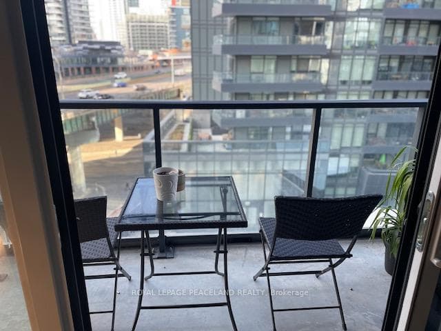 70 Queens Wharf Road Unit 805 photo 4