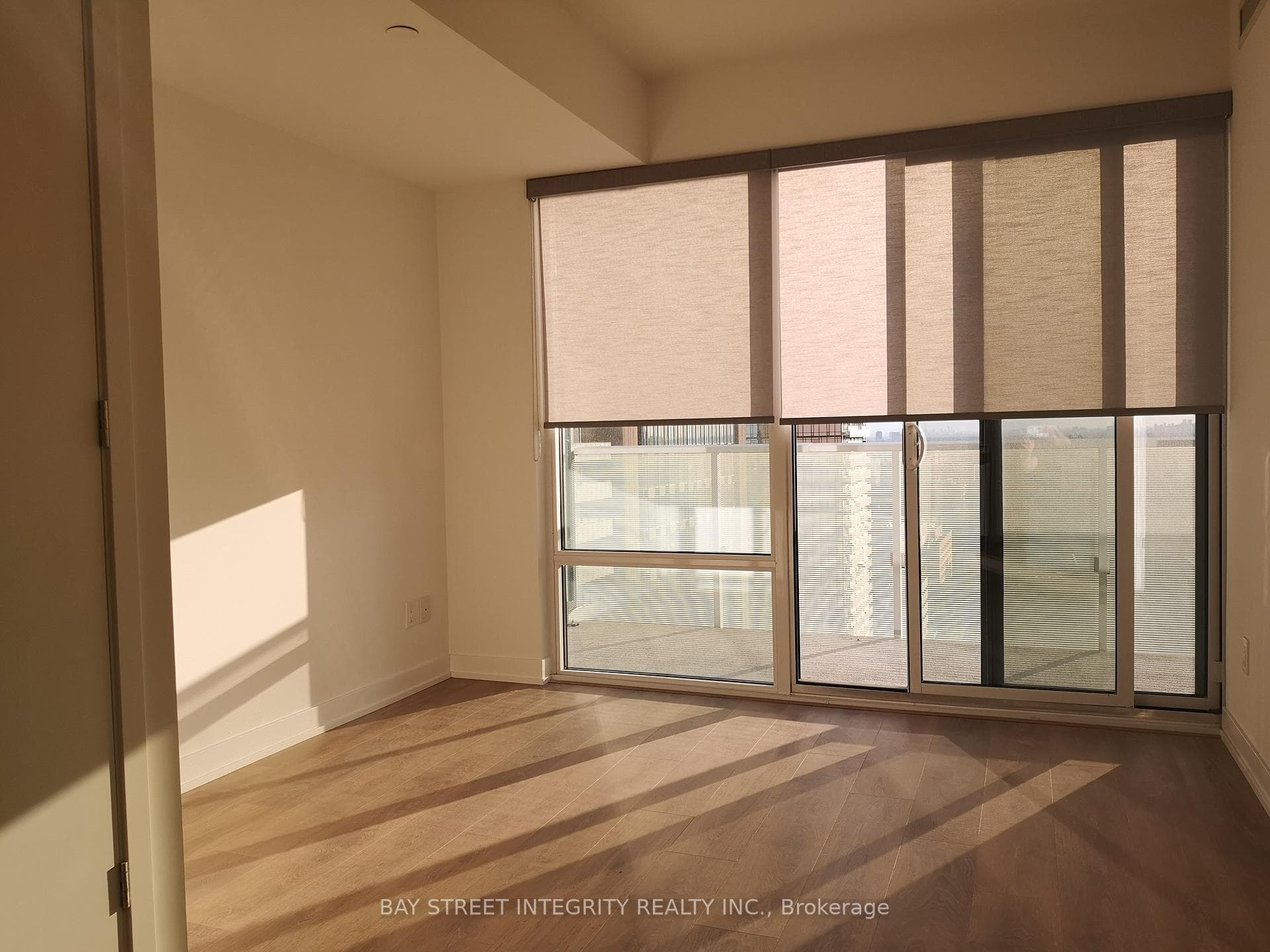501 Yonge Street Unit 2401 photo 11