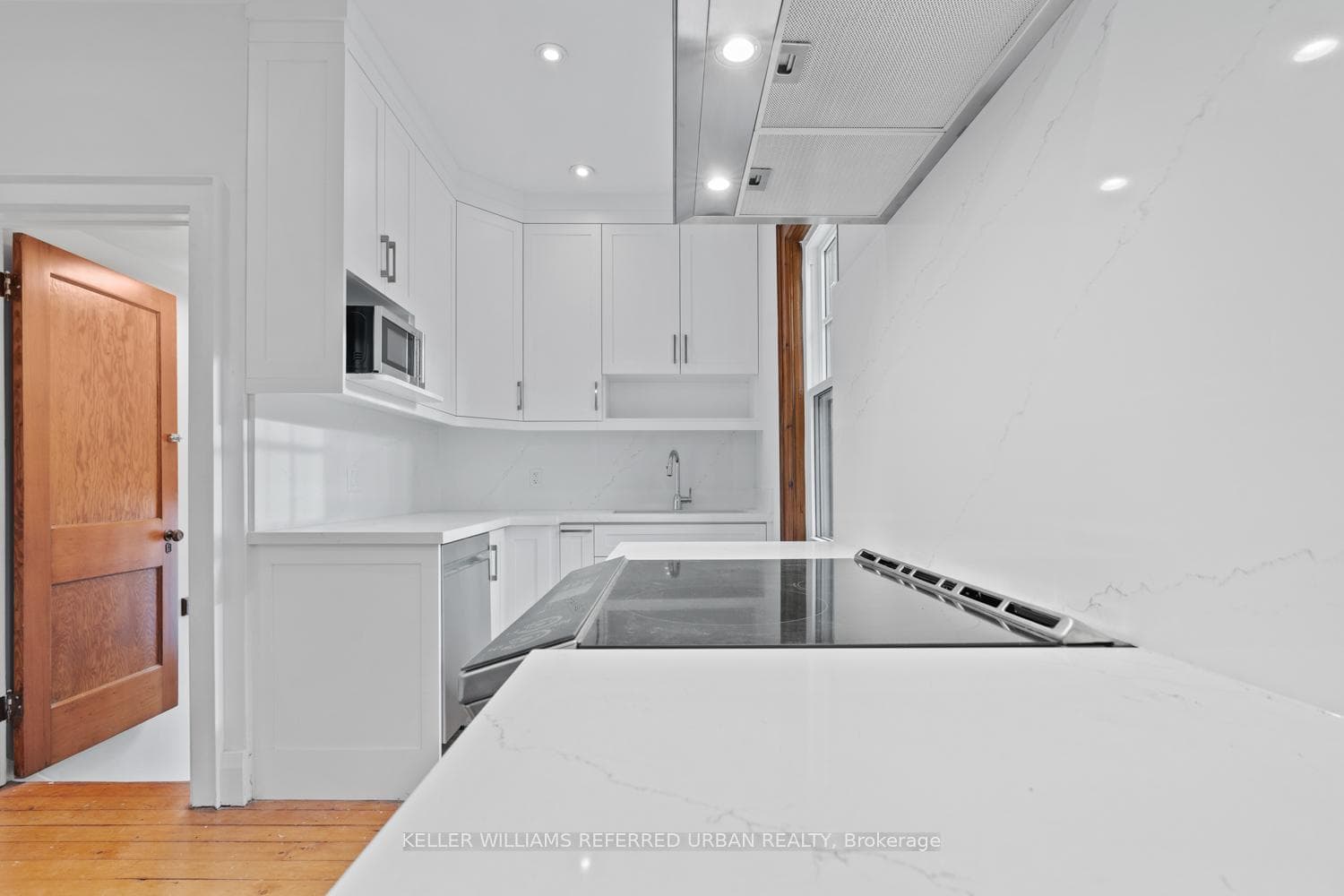 70 Superior Avenue photo 11