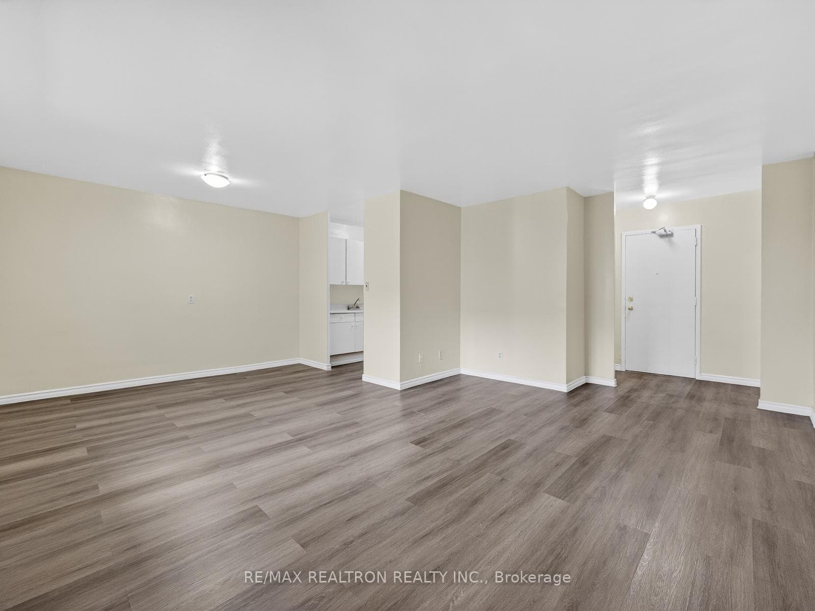 275 Wentworth Street Unit 404 photo 17