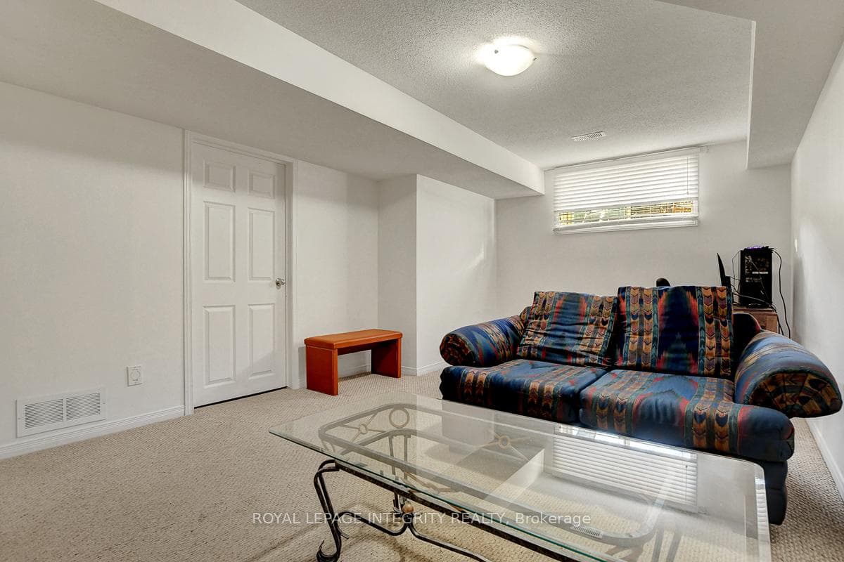 302 Brigitta Street photo 20