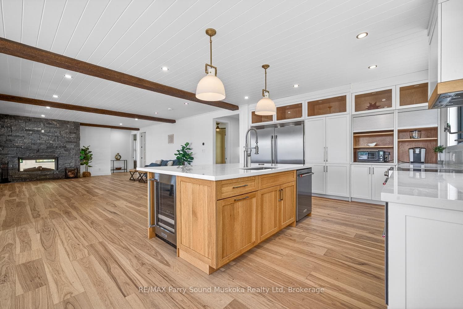 32 A11 Island photo 19