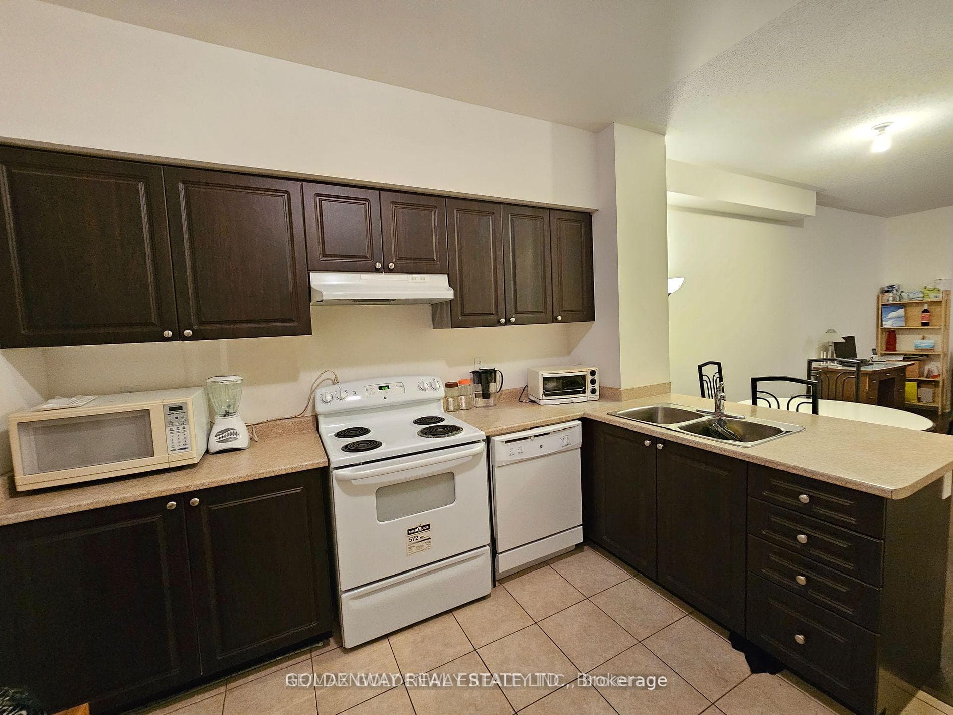 4258 Kingston Road photo 8