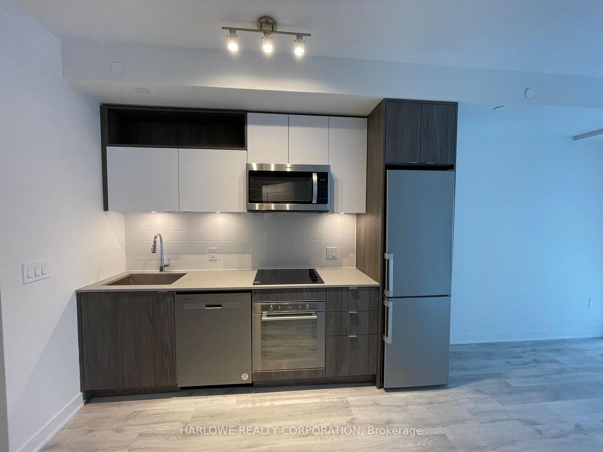 60 Princess Street Unit 930 SE photo 2