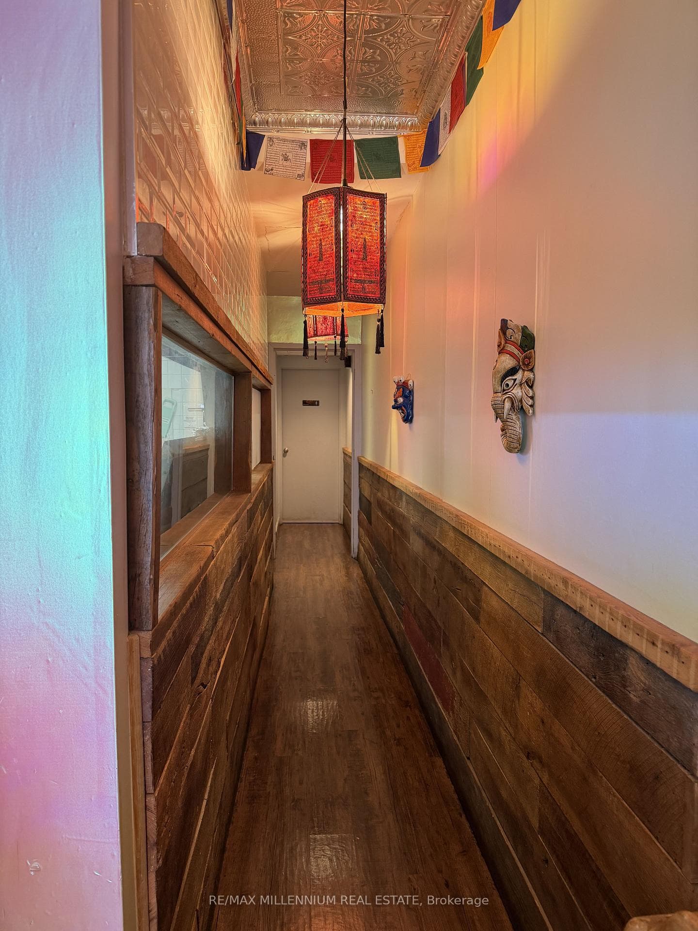 2392 Bloor Street photo 5