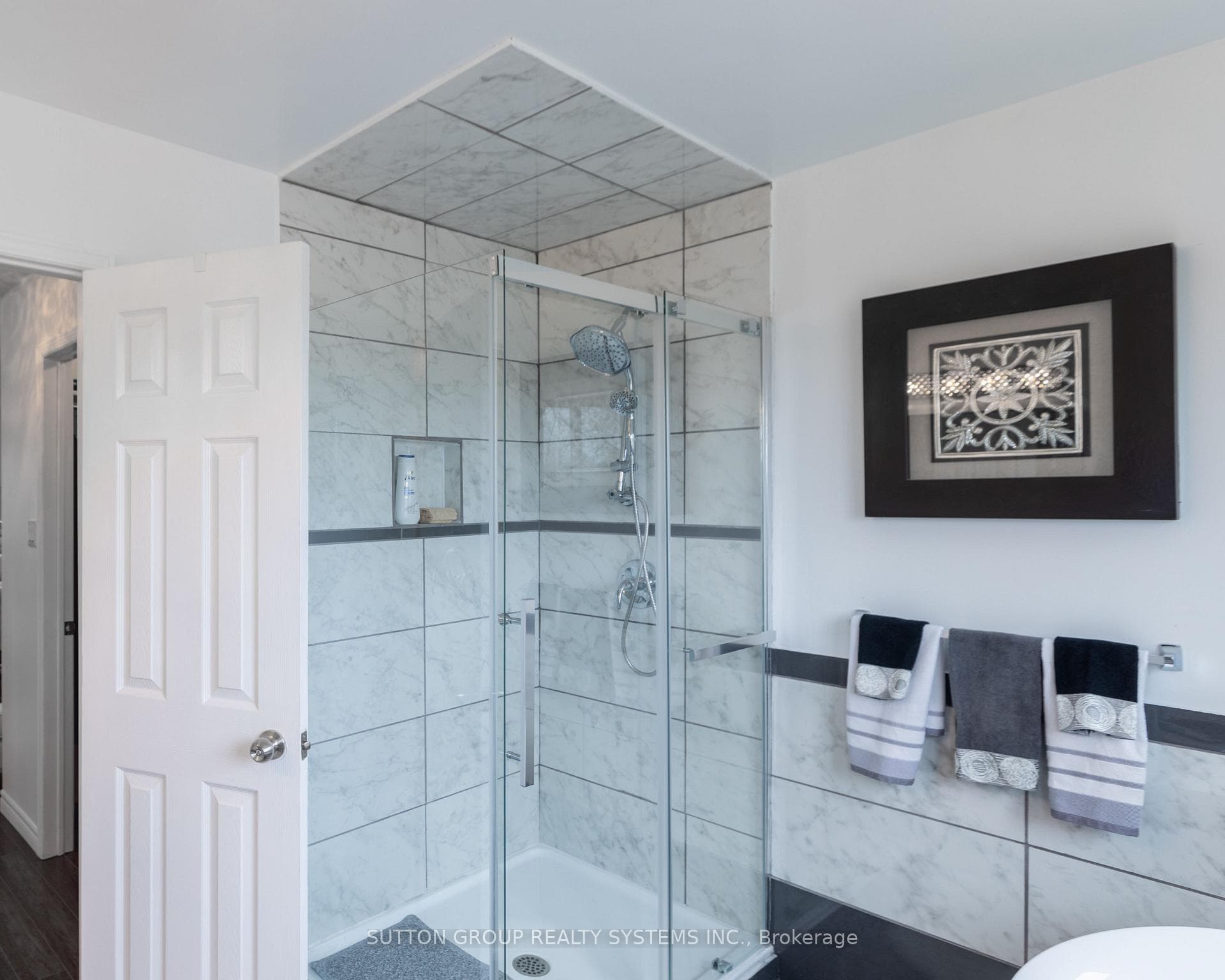 284 Andrew Street photo 22