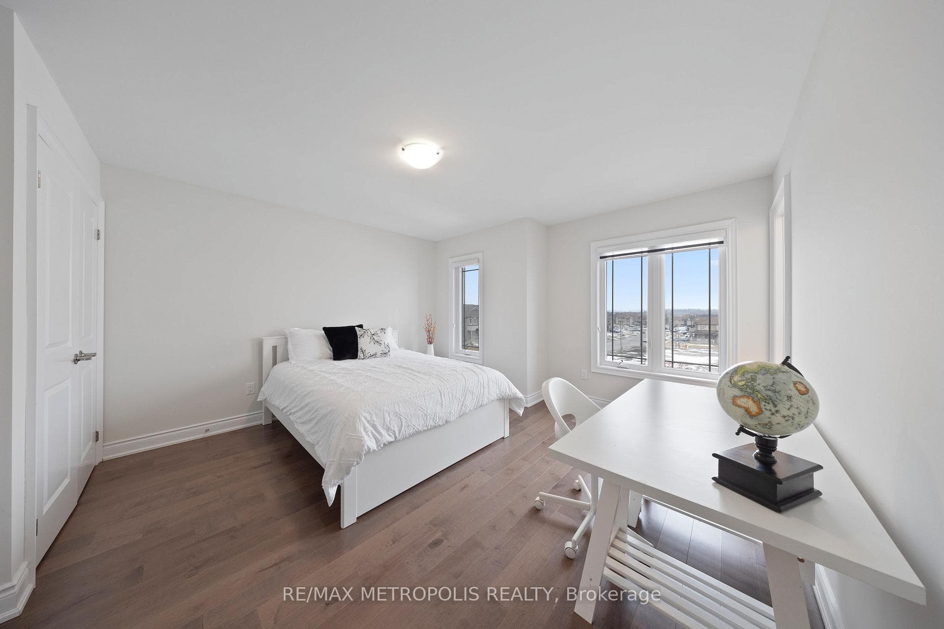 147 Kennedy Boulevard photo 30