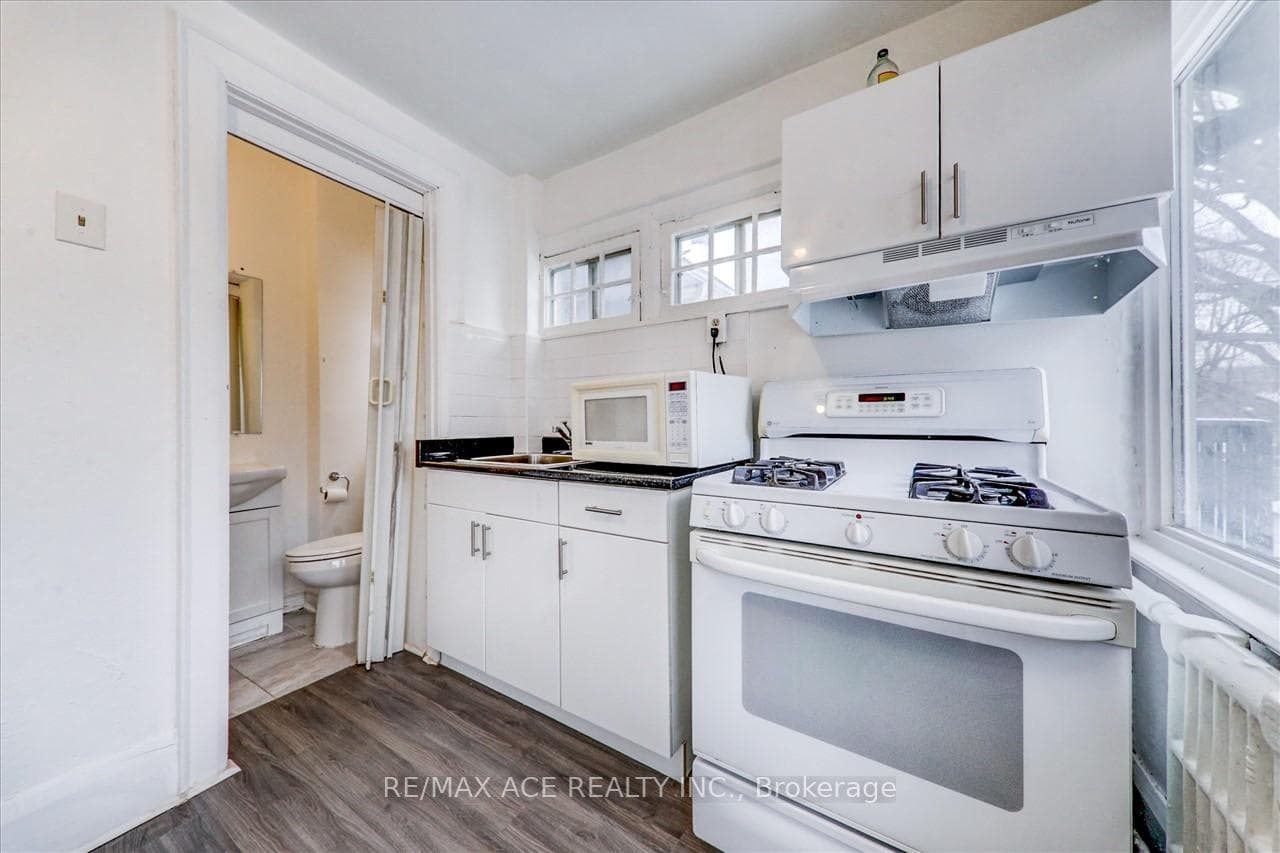 173 Spadina Road Unit 1 - Flr2 photo 12