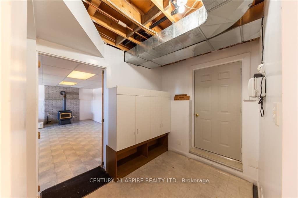 2 LISA Crescent photo 19