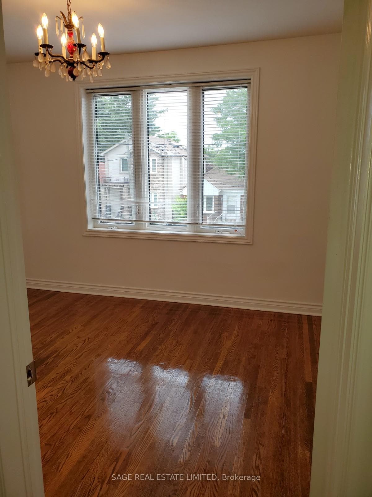 679 Vaughan Road Unit Upper photo 8