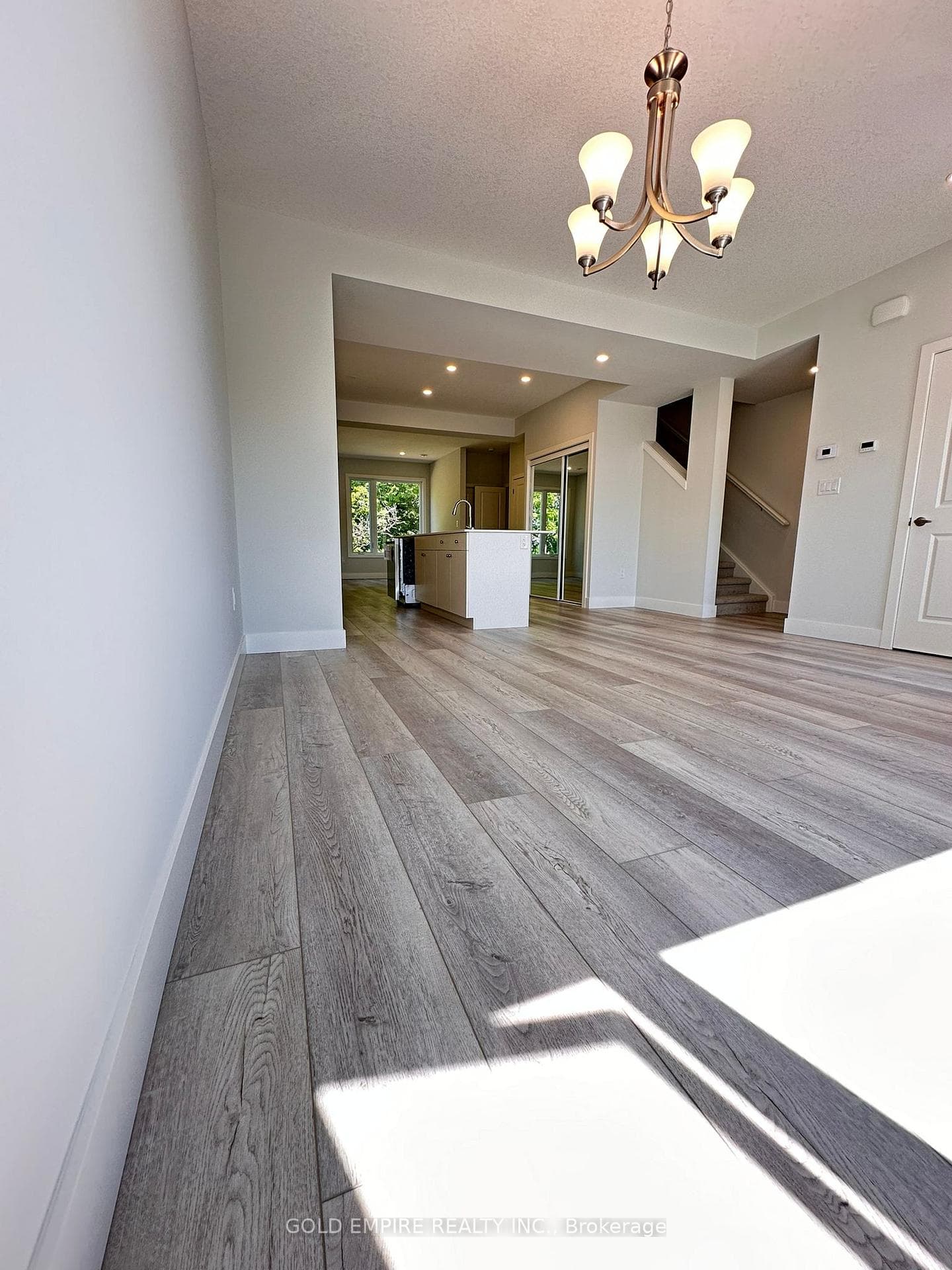 990 Deveron Crescent Unit 27 photo 9