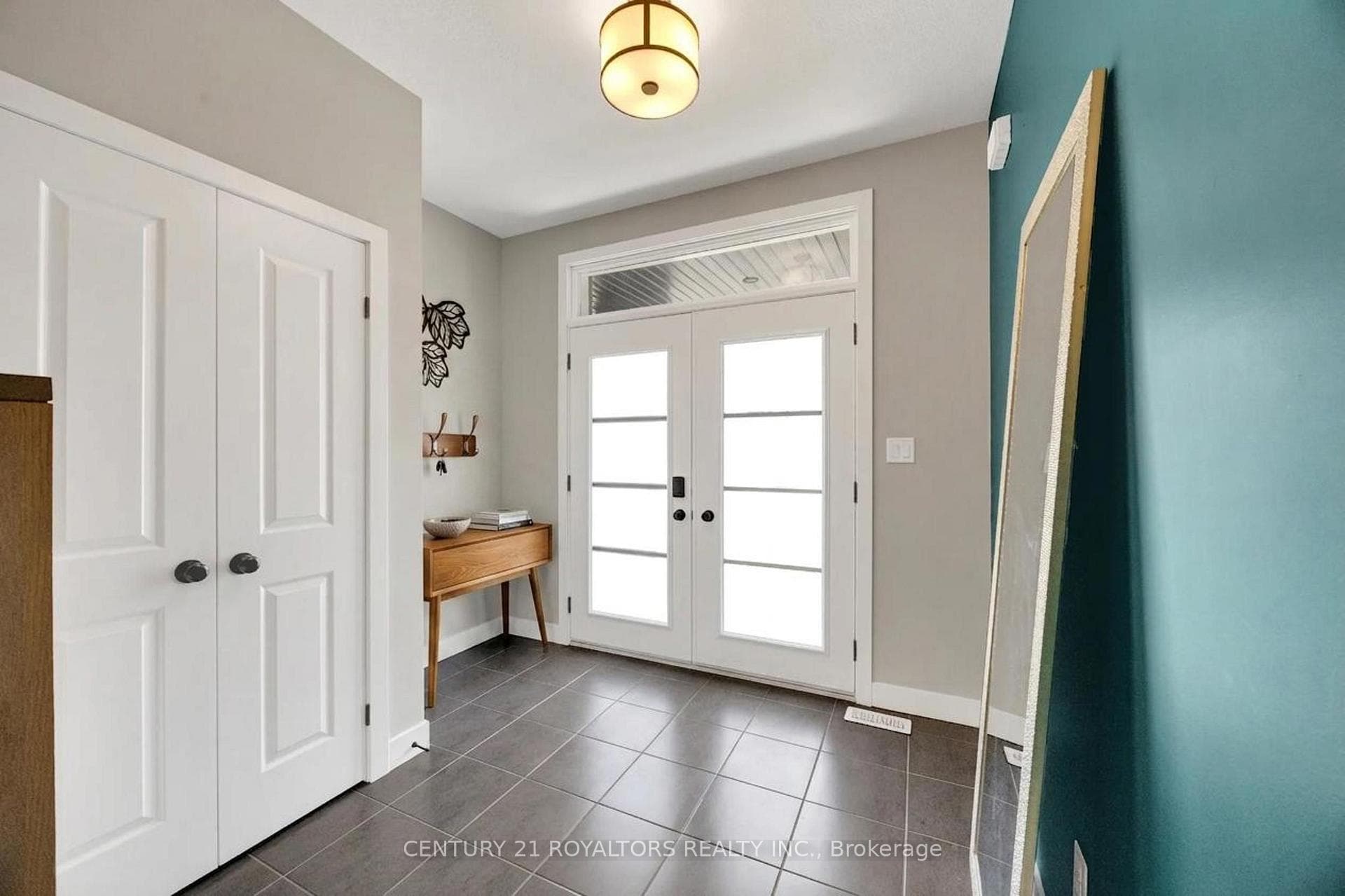 6 Sutherland Crescent photo 6