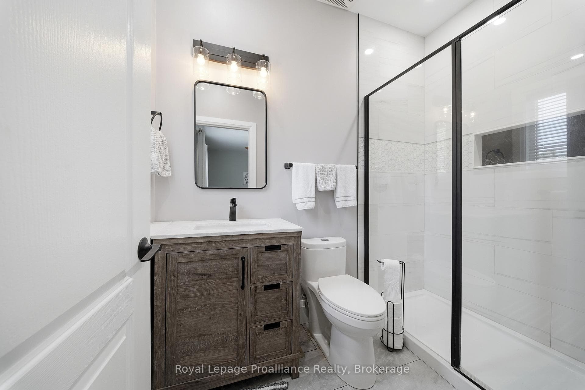29 Hickory Grove photo 25