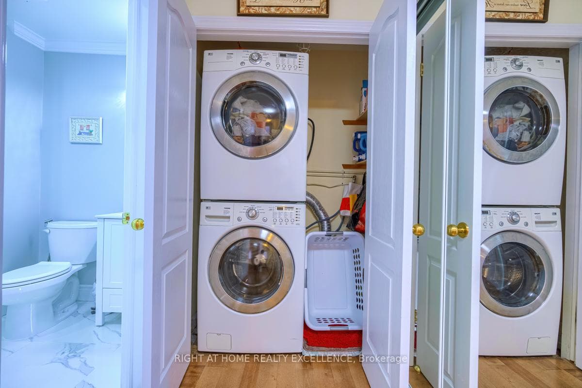LAUNDRY UPPER LEVEL