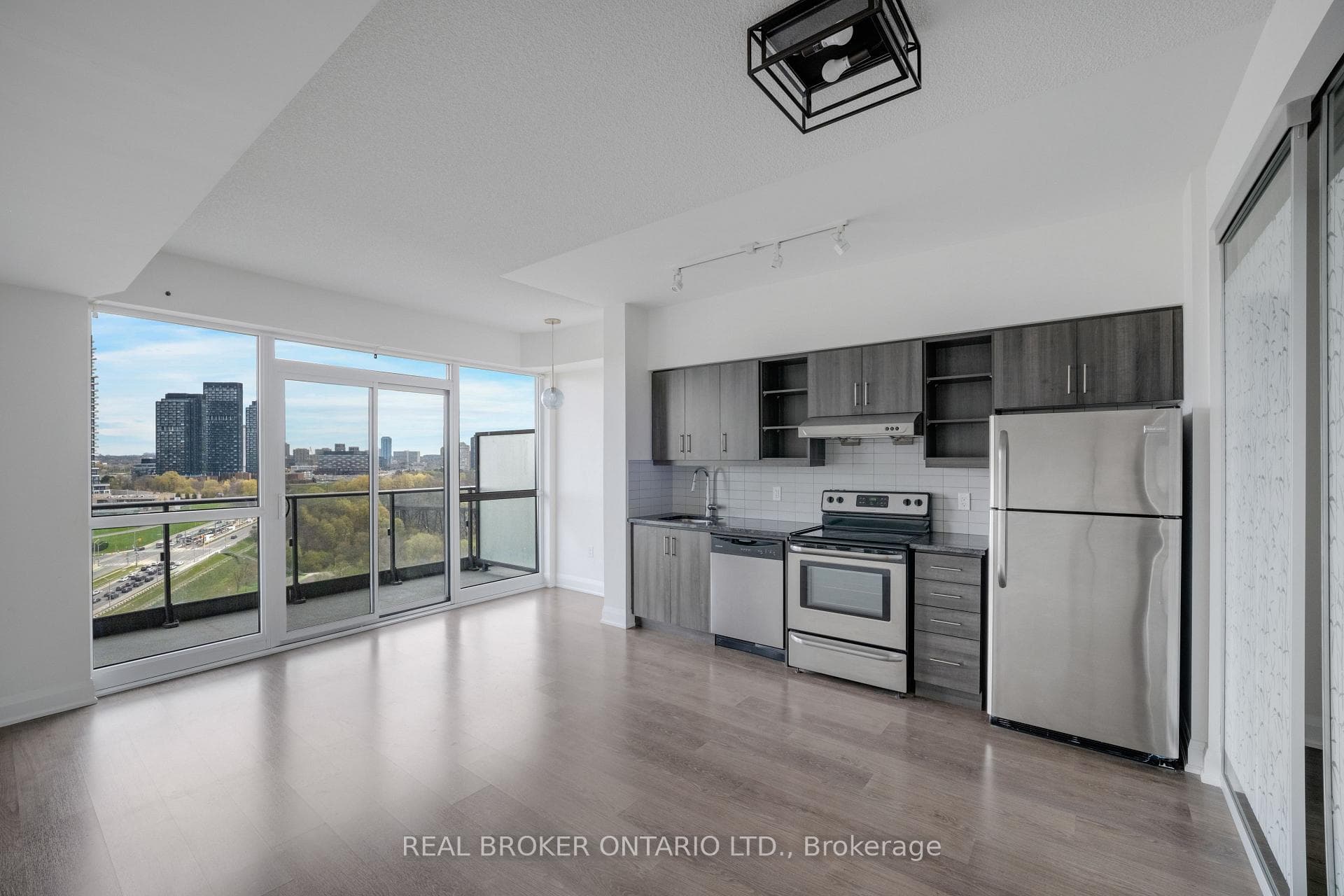 160 Vanderhoof Avenue Unit 1118 photo 14