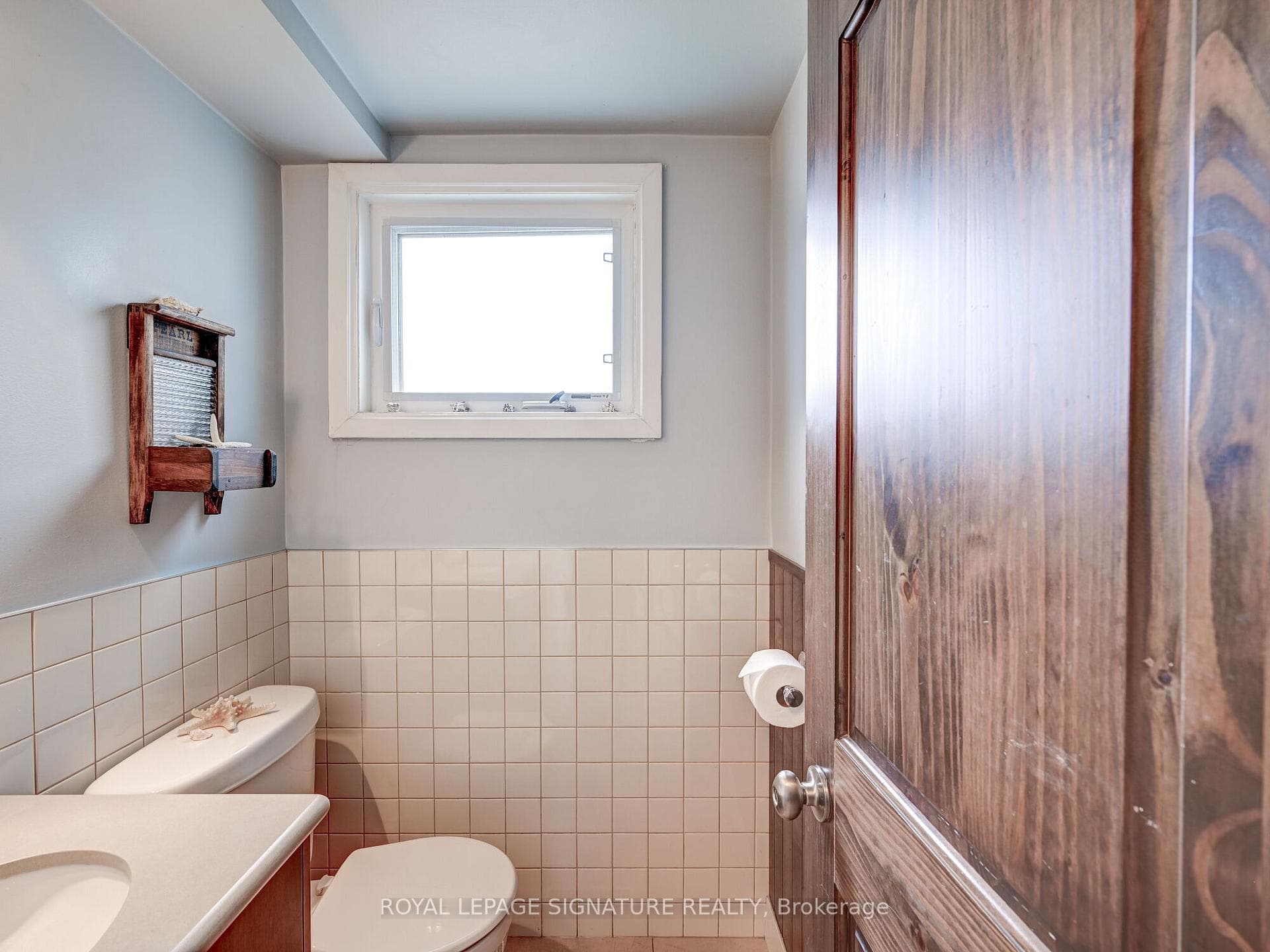 2214 Blue Beech Crescent photo 15