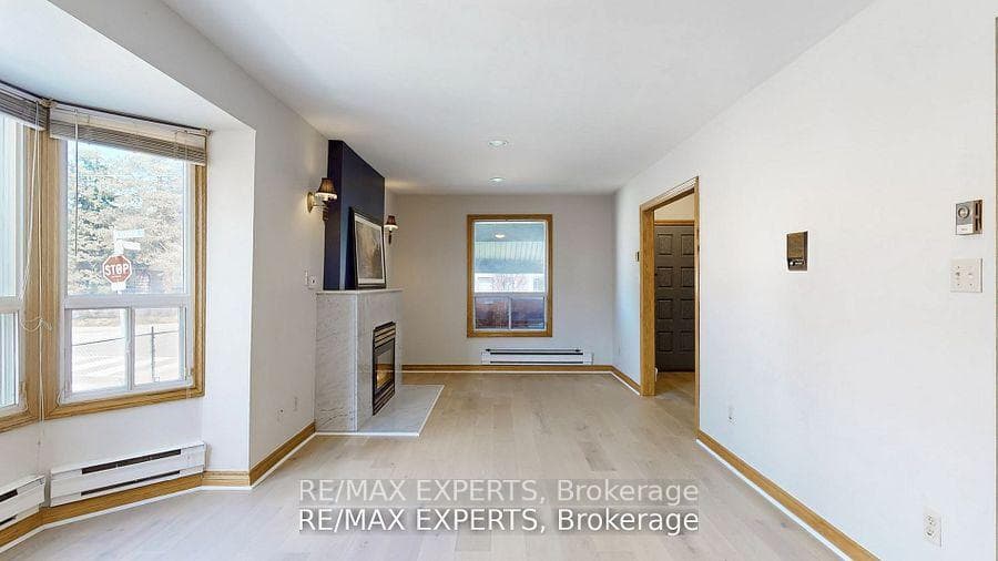 106 Kenwood Avenue Unit UPPER photo 8