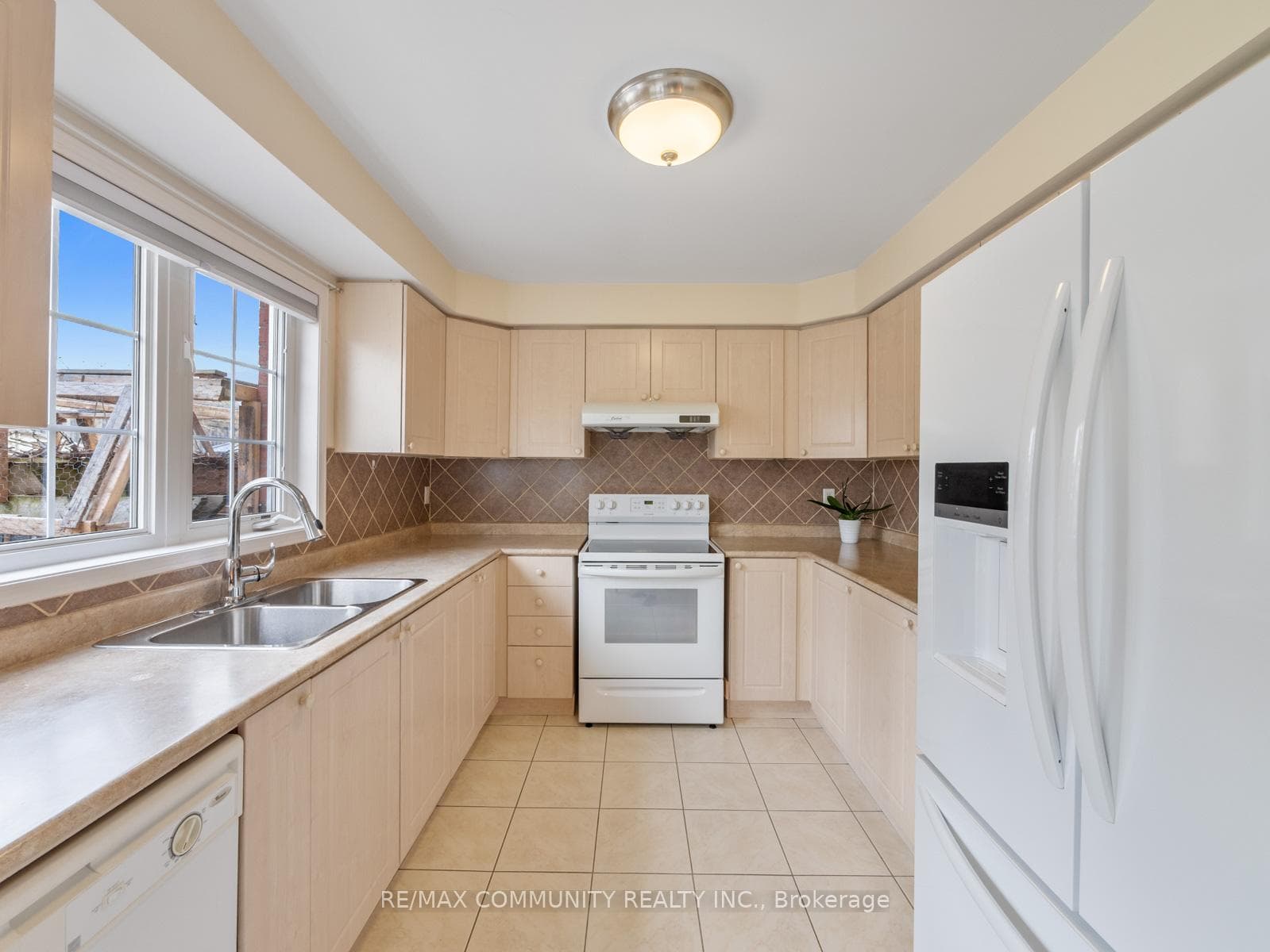 54 Morland Crescent photo 15