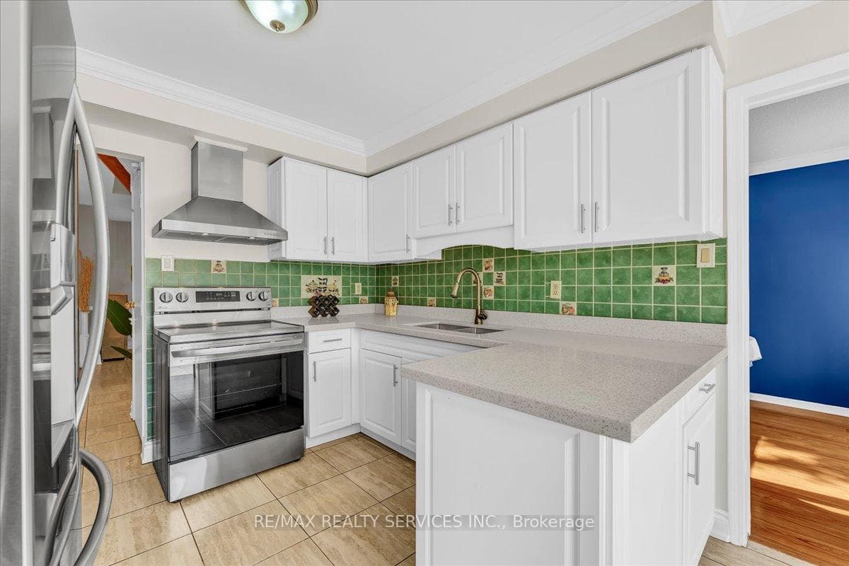 108 Candy Crescent photo 19