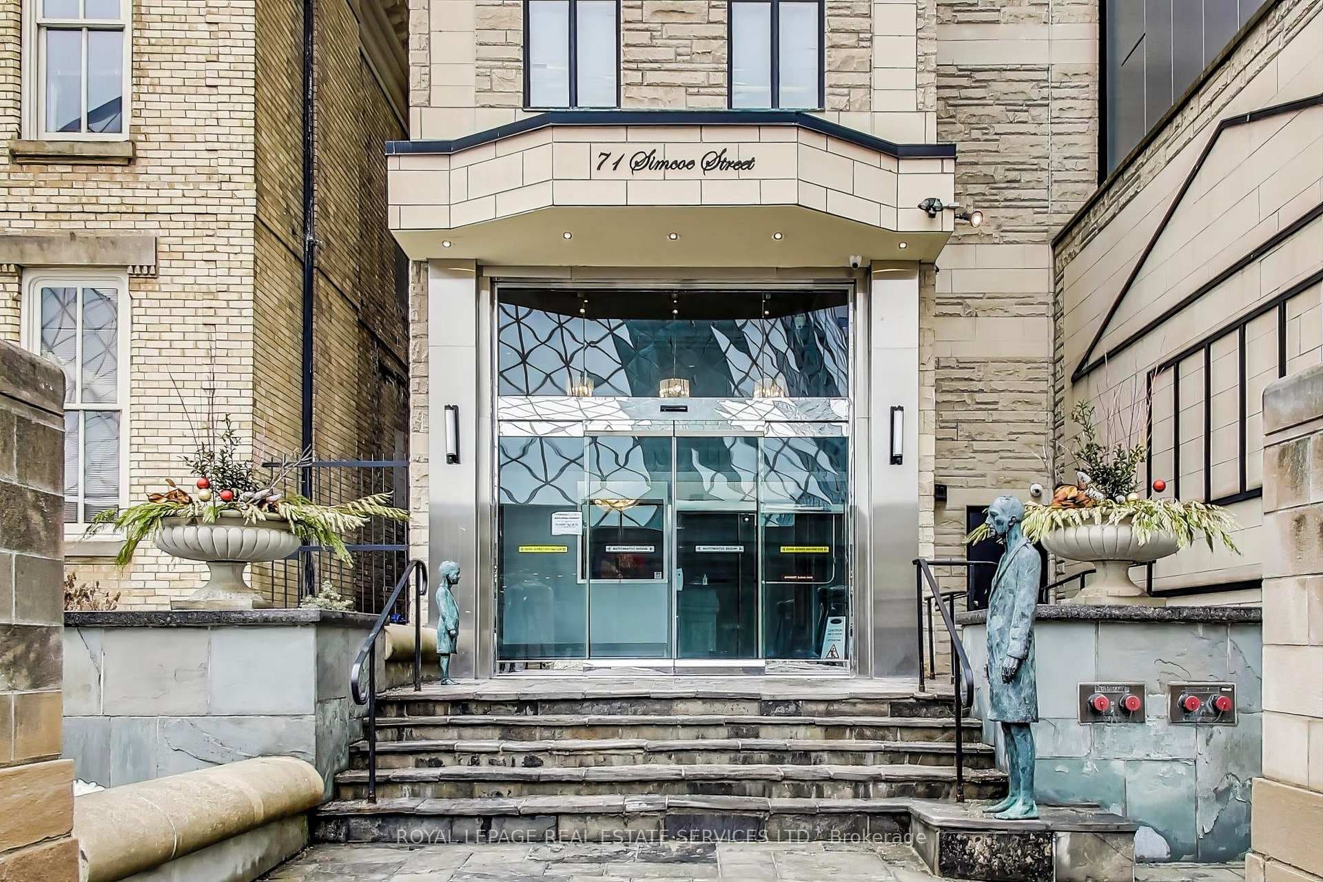 71 Simcoe Street Unit 1005 photo 4