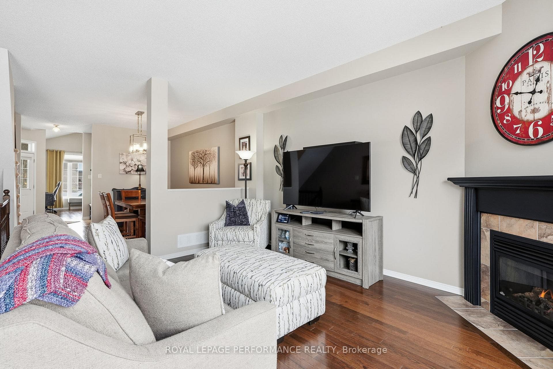 112 Jade Street photo 12