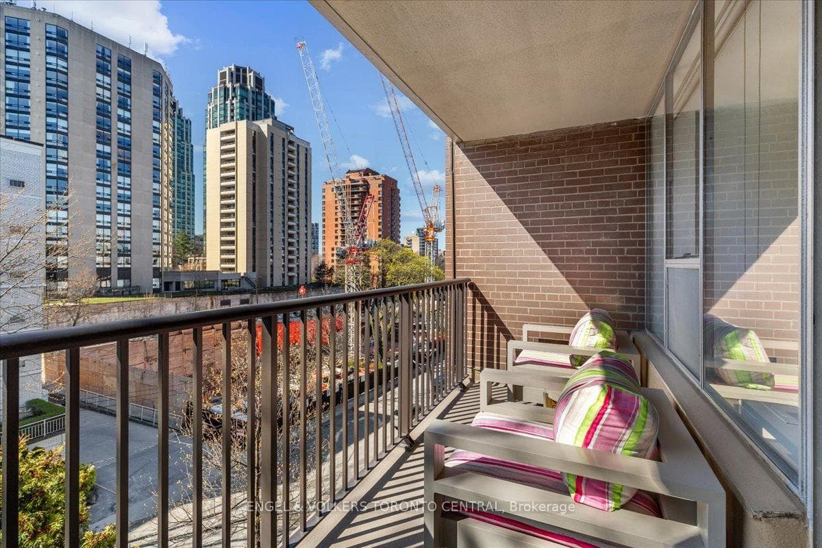 60 Montclair Avenue Unit 405 photo 4