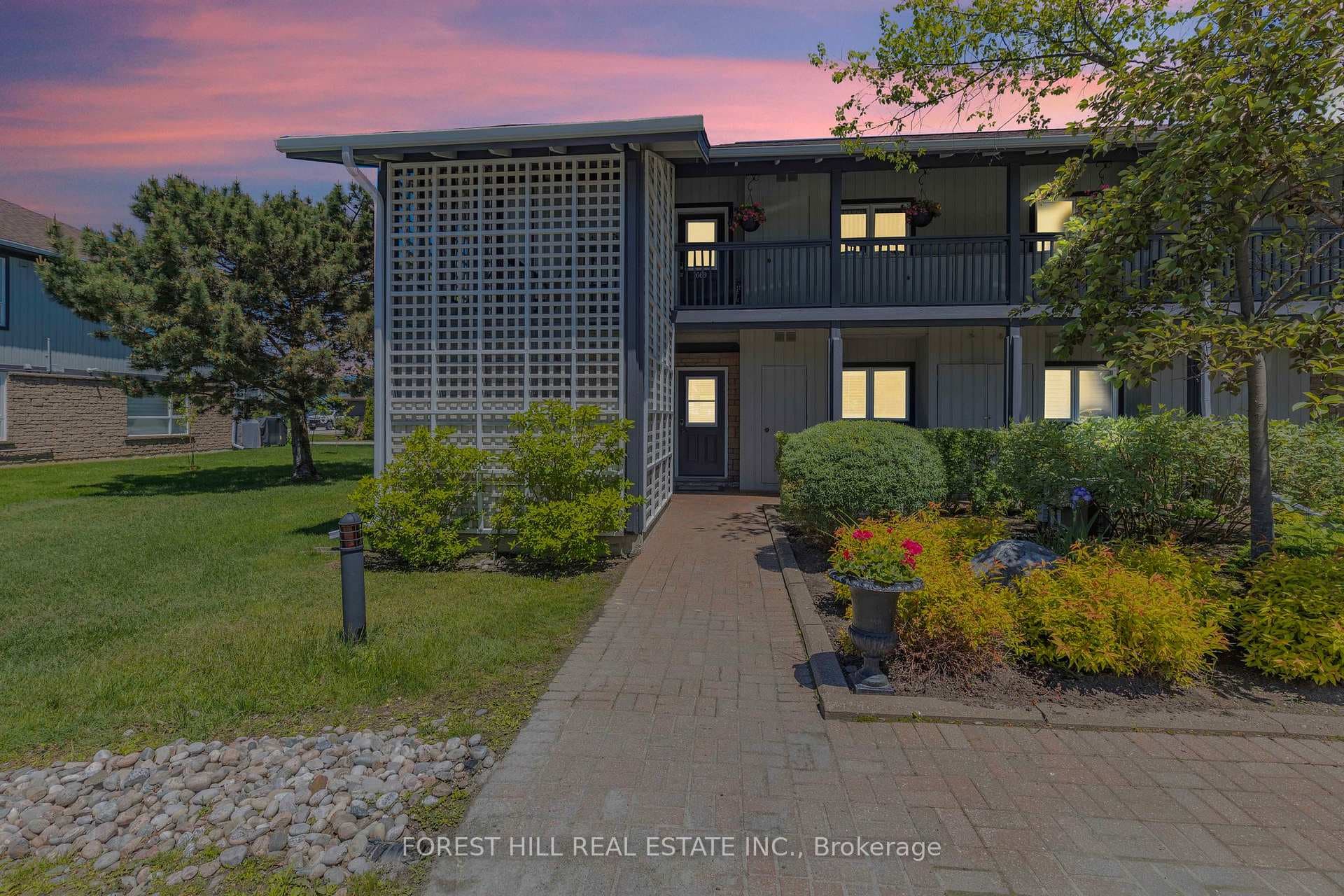 666 Johnston Park Avenue photo 1