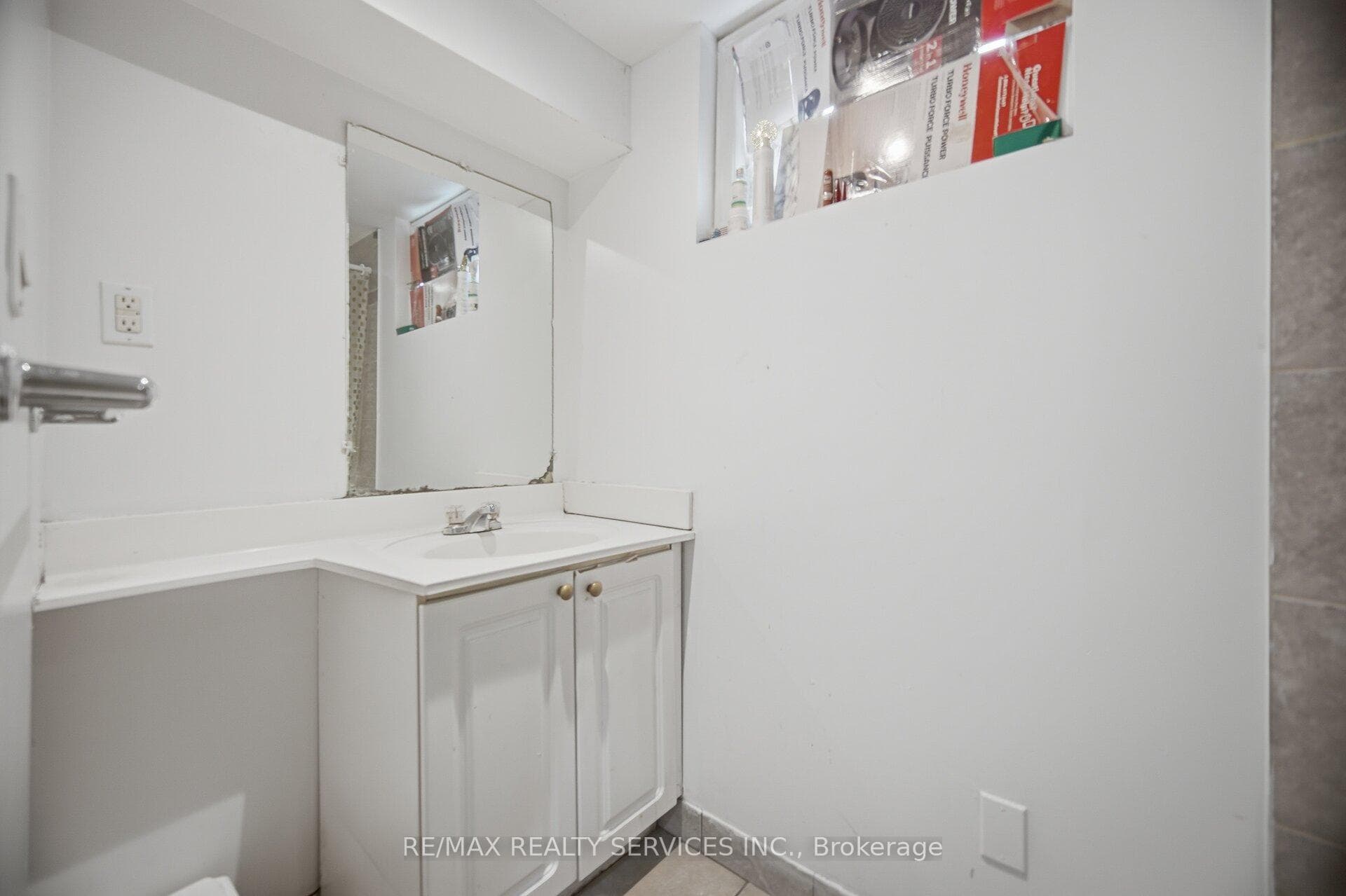 7493 Netherwood Road photo 42