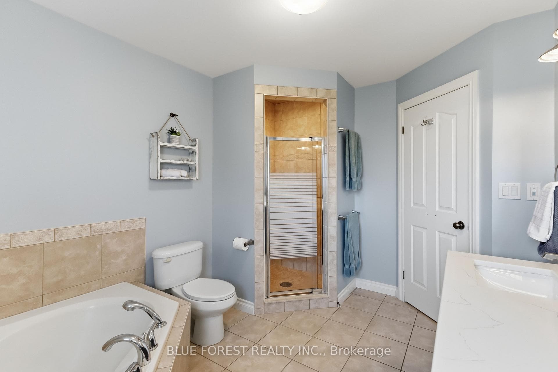 29 Holland Avenue photo 22