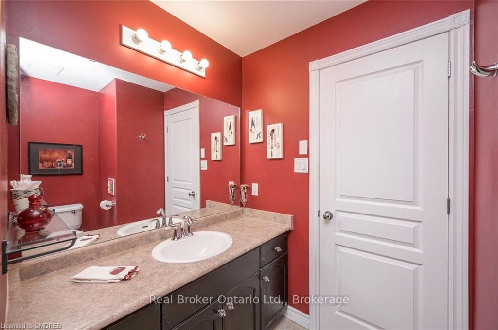 88 SUMNER CRES N/A photo 40