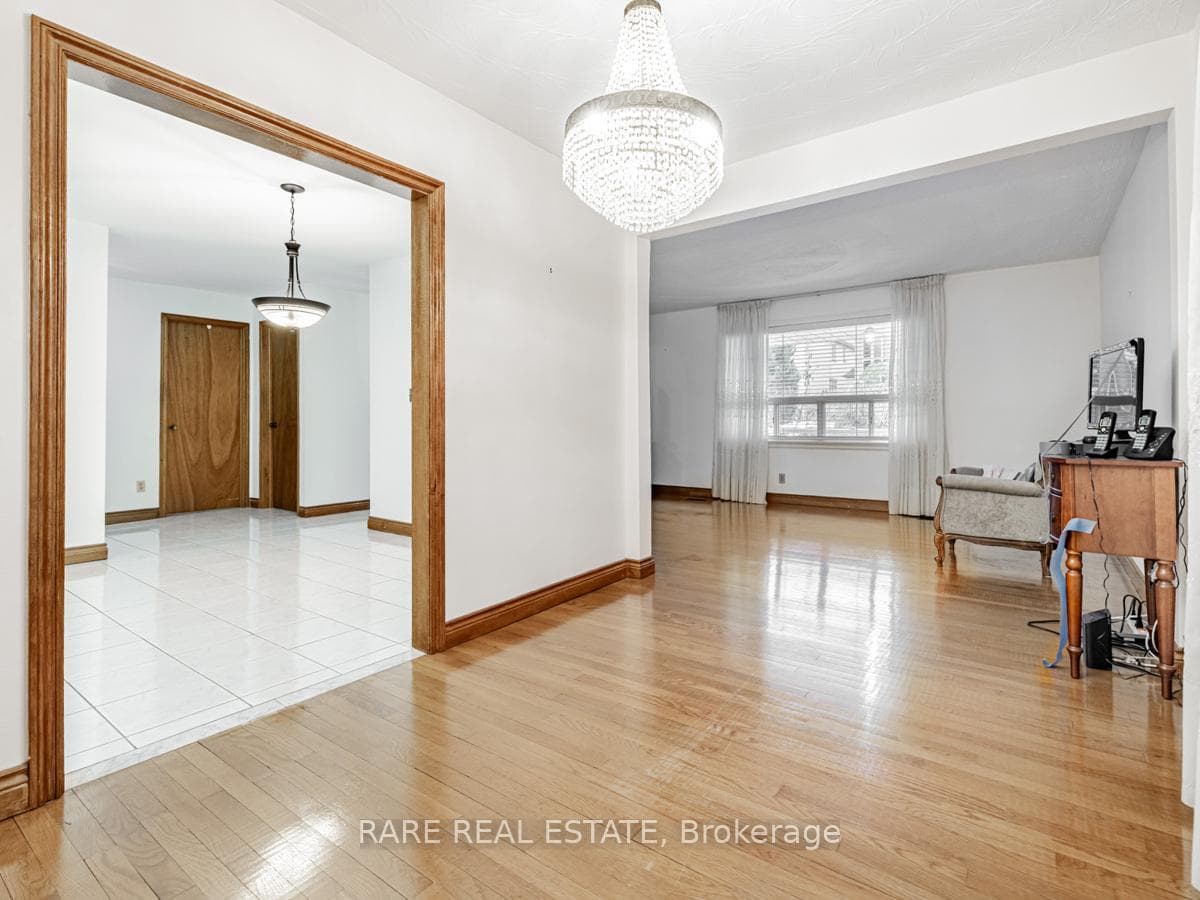 101 Hillmount Avenue photo 10