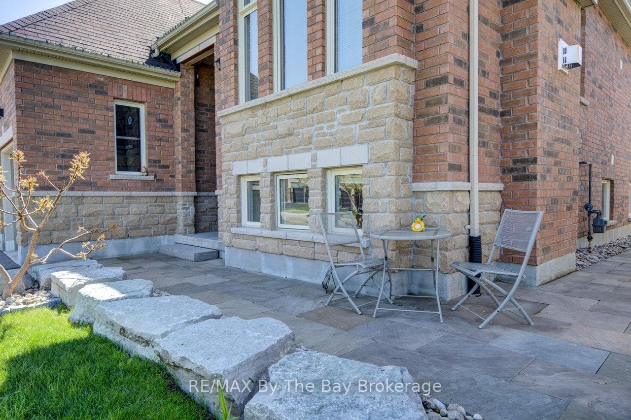 100 ALLEGRA Drive photo 3