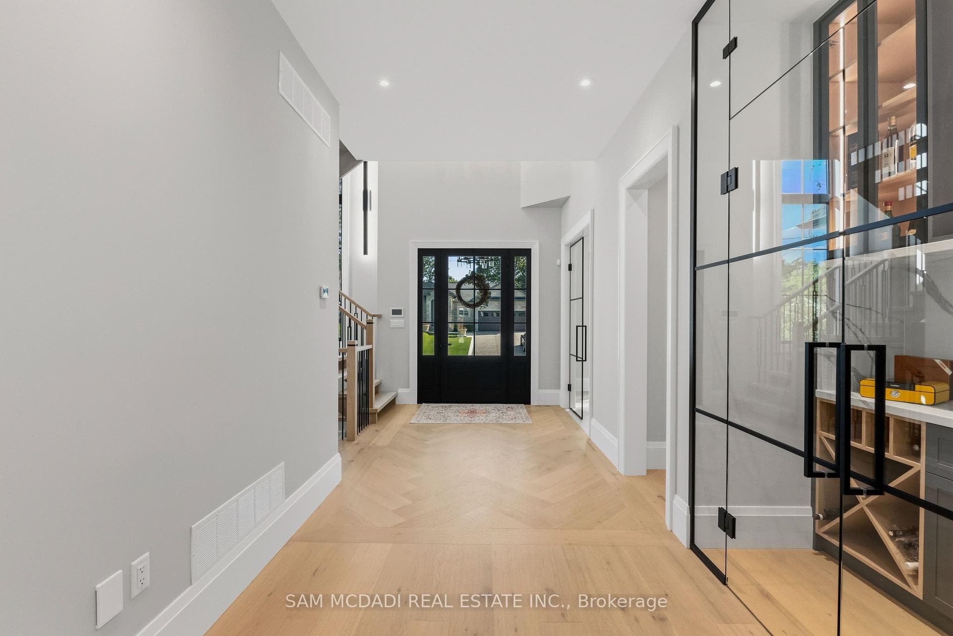899 Danforth Place photo 6