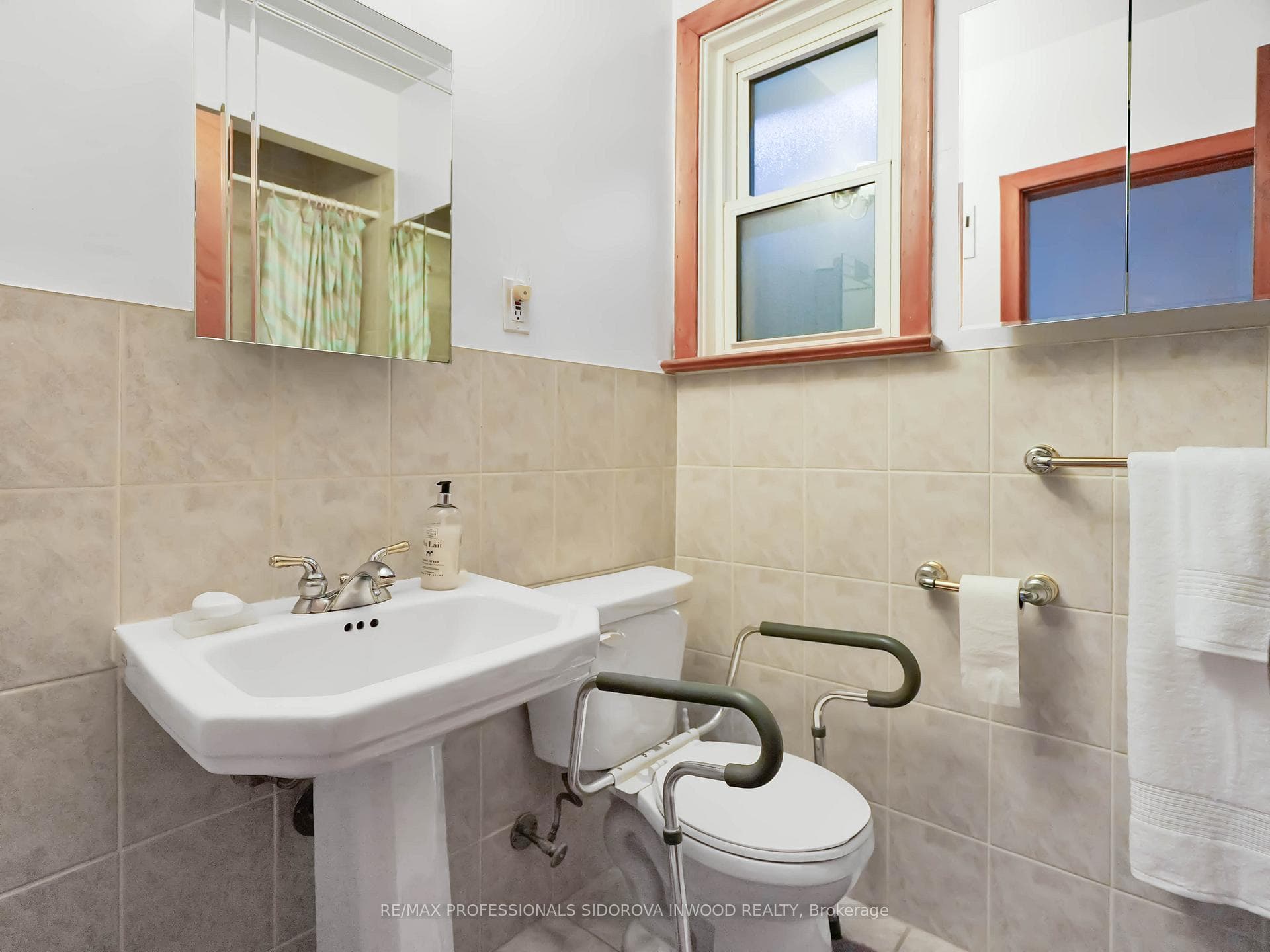 100 Beresford Avenue photo 18