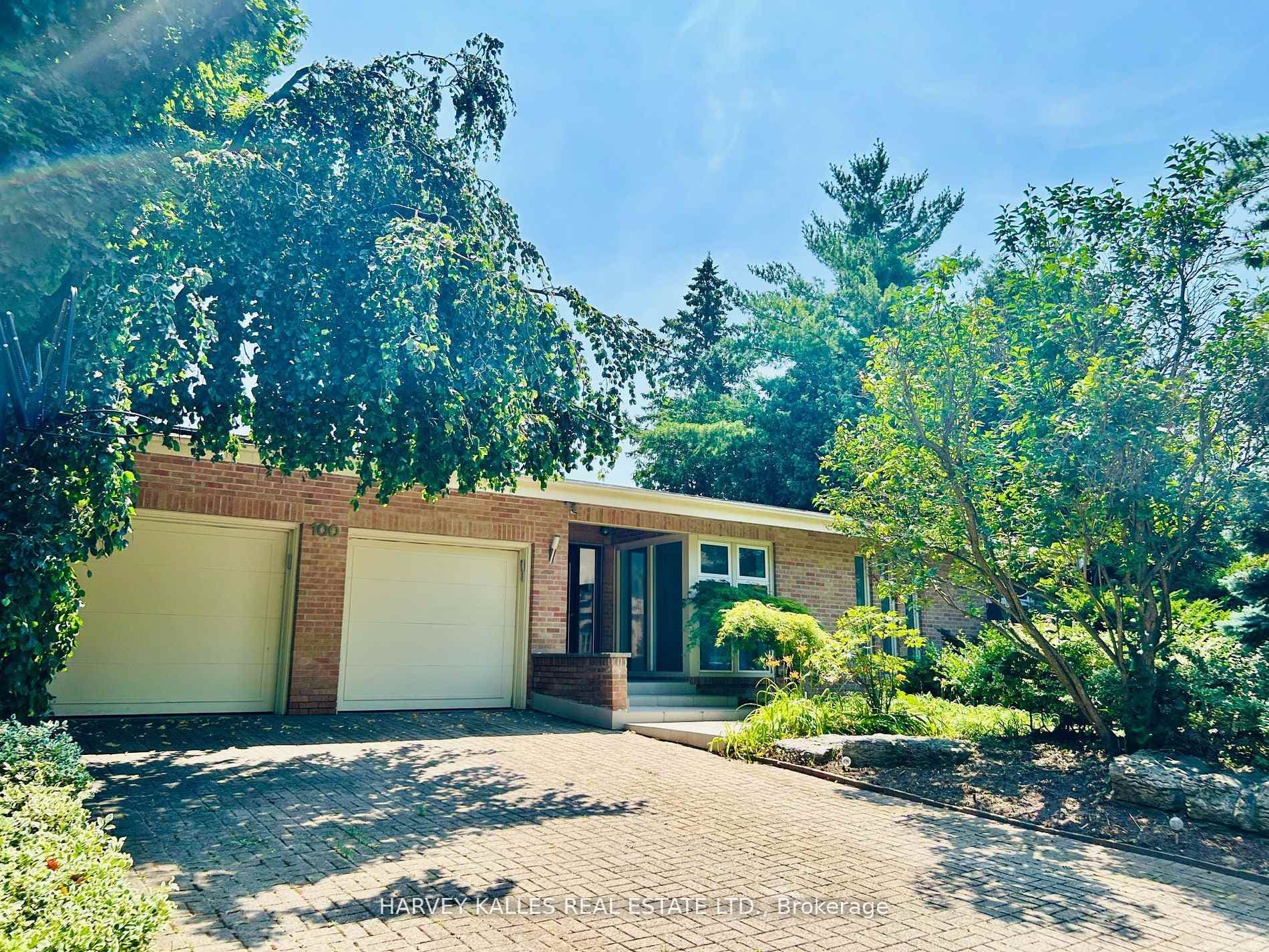 100 Larkfield Drive photo 1
